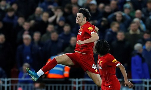 FA Cup: Liverpool thẳng tiến, thầy trò HLV Mourinho gây thất vọng