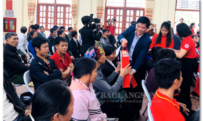 Chung tay chăm lo tết cho người nghèo, đối tượng chính sách