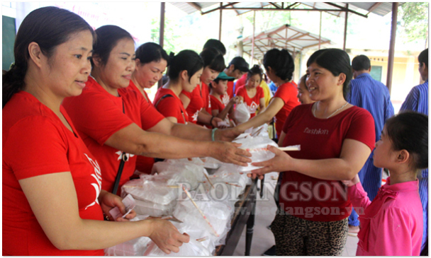 Mô hình “Nồi cháo tình thương” - “Cơm nhân ái” Lan tỏa lòng nhân ái trong cộng đồng