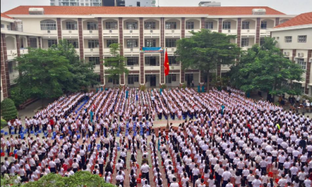 Hiệu trưởng trường công phải công khai kinh phí hoạt động, kế hoạch tuyển dụng