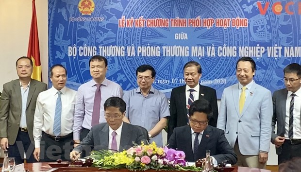 Bộ Công Thương và VCCI ký kết chương trình phối hợp hoạt động