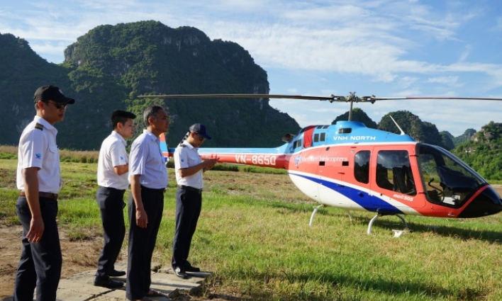 Trải nghiệm bay trực thăng, ngắm Tràng An