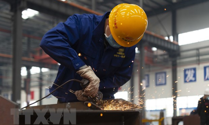 Kinh tế Trung Quốc cho thấy dấu hiệu phục hồi dù còn chật vật