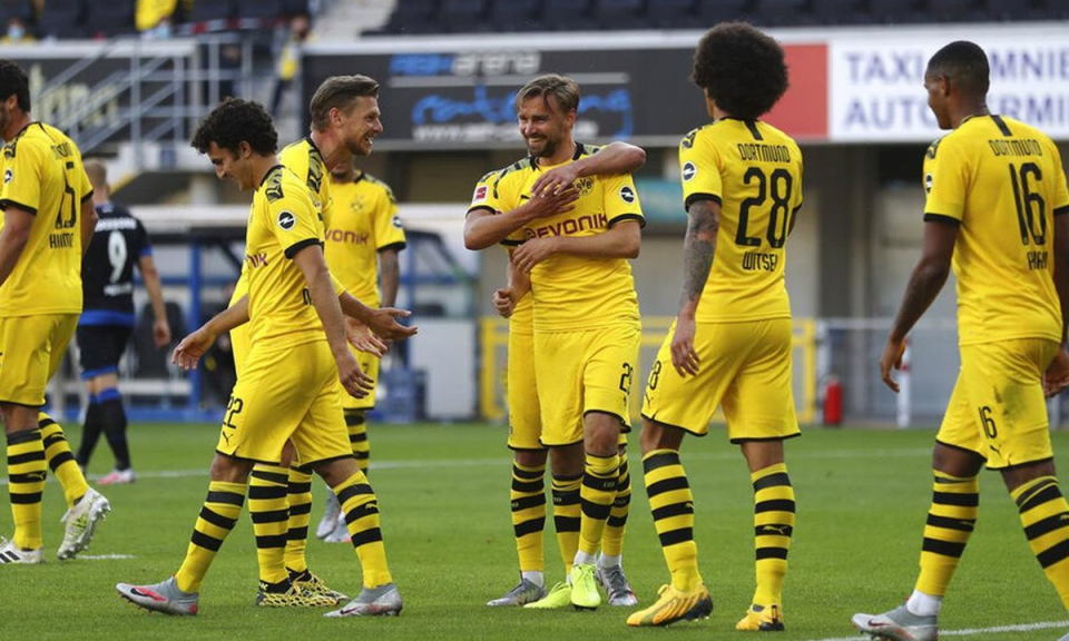 Borussia Dortmund vớt vát hy vọng bằng chiến thắng tưng bừng 6-1