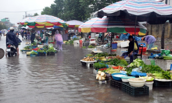 Bảo đảm an toàn thực phẩm mùa bão lụt