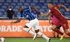 Hòa AS Roma 2-2, Inter Milan hụt hơi trong cuộc đua vô địch