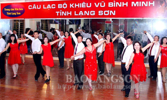 Khiêu vũ thể thao - Sân chơi bổ ích thu hút mọi lứa tuổi