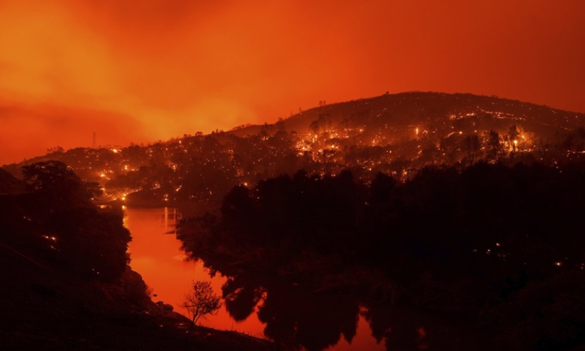 California trong vòng vây của “giặc lửa”