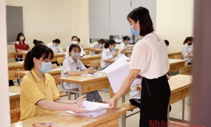 Lần đầu tiên, hai bài tổ hợp thi cùng thời gian