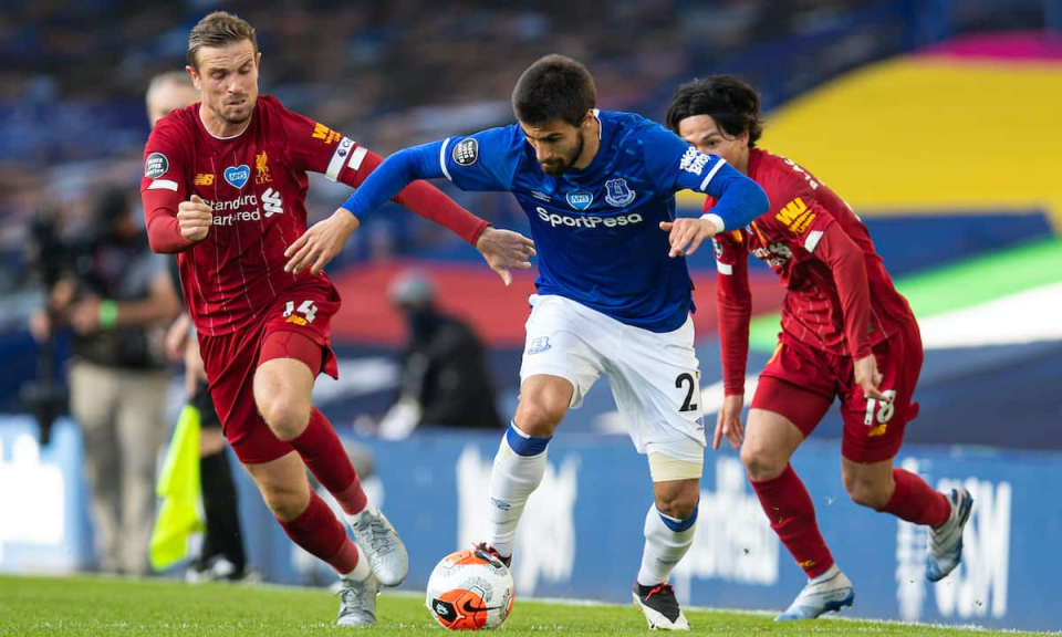 Everton vs Liverpool: Thức tỉnh đi, nhà vô địch!