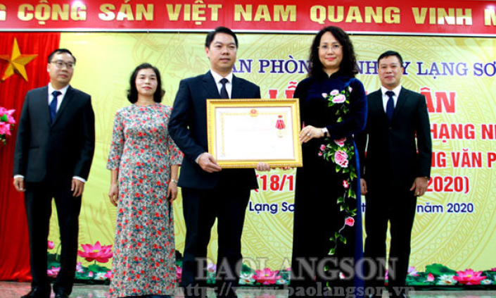 phòng Tỉnh ủy đón nhận Huân chương Lao động hạng Nhất và kỷ niệm 90 năm ngày truyền thống văn phòng cấp