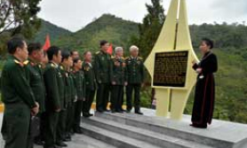 Hơn 50 đại biểu tham gia chương trình thăm, khảo sát các điểm di tích ghi dấu Chiến thắng Biên giới