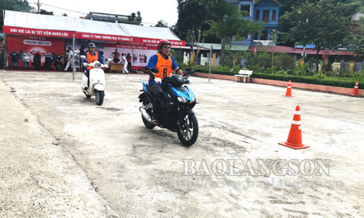 600 giáo viên và học sinh tham gia ngày hội thanh niên với văn hóa giao thông