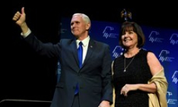 Phó Tổng thống Mỹ Mike Pence và Phu nhân âm tính với virus SARS-CoV-2