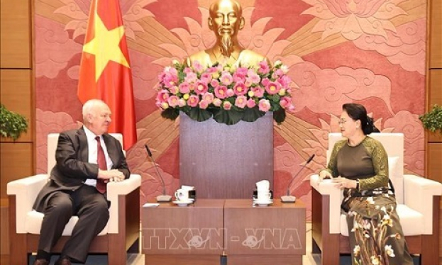 Chủ tịch Quốc hội tiếp Đại sứ Liên bang Nga