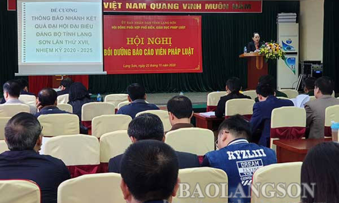 Hơn 100 đại biểu dự bồi dưỡng báo cáo viên pháp luật đợt II năm 2020