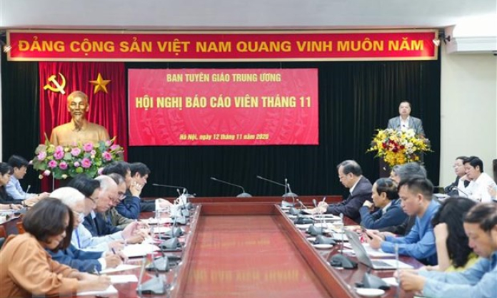 Xây dựng và phát triển văn hóa, con người là nhiệm vụ thường xuyên