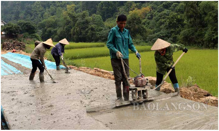 Hội viên, nông dân xã Xuất Lễ tích cực tham gia xây dựng nông thôn mới