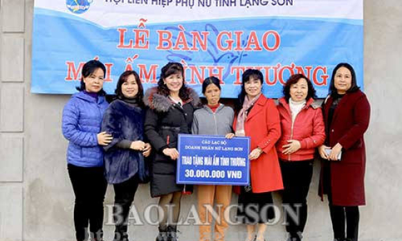 Nghiệm thu mô hình thôn xanh – sạch – đẹp và bàn giao “Mái ấm tình thương”