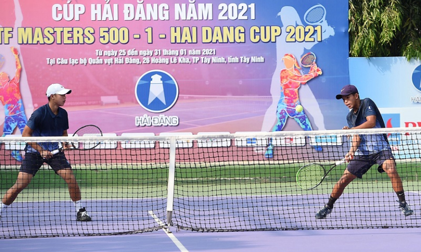 Khởi tranh Giải quần vợt nam - nữ quốc gia 2021