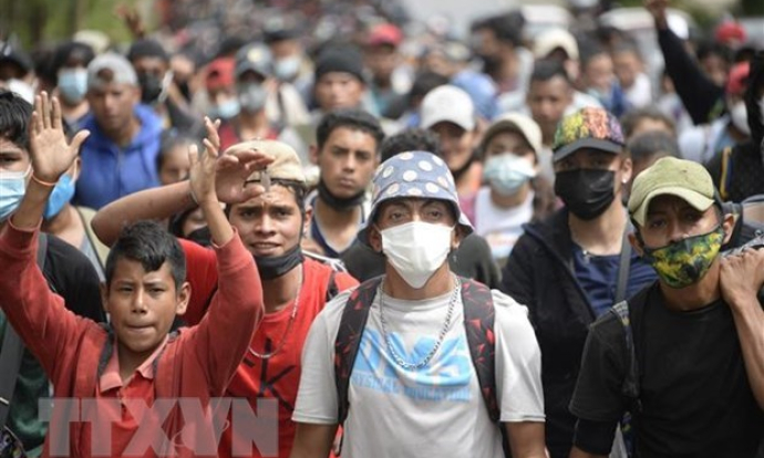 Vấn đề người di cư: Guatemala hồi hương hàng ngàn người di cư Honduras