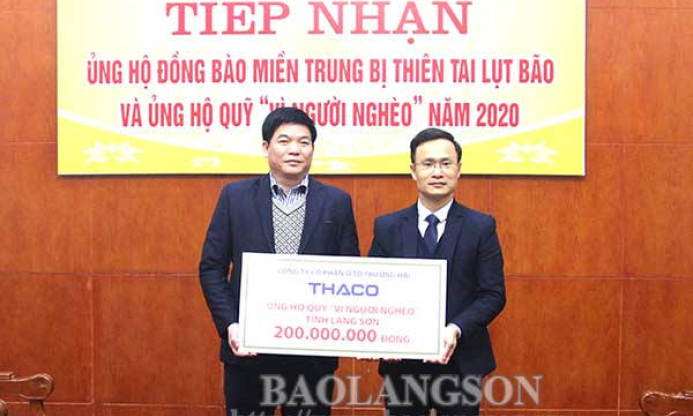 Tiếp nhận 200 triệu đồng giúp đỡ người nghèo dịp tết nguyên đán