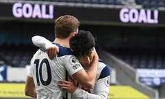 Premier League: Tottenham trở lại tốp 3, Arsenal thắng tưng bừng