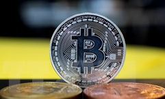 Đồng tiền điện tử bitcoin lần đầu tiên vượt mốc 30.000 USD