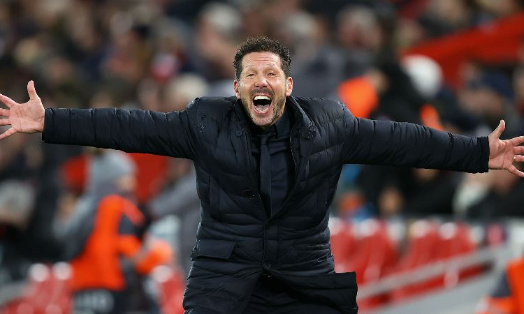 Sau một thập kỷ, tại sao Atletico vẫn bay cùng Simeone?