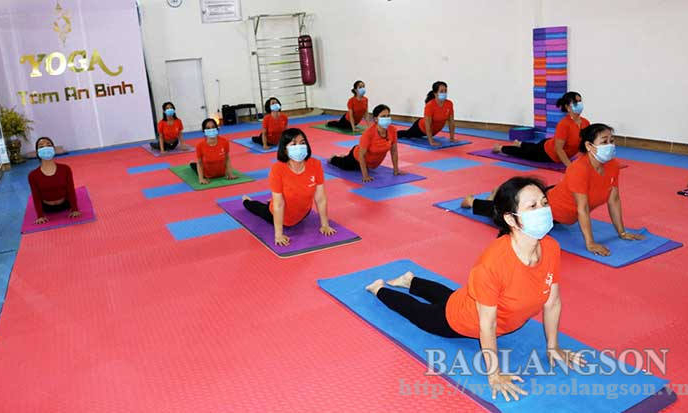 Sôi nổi phong trào luyện tập Yoga