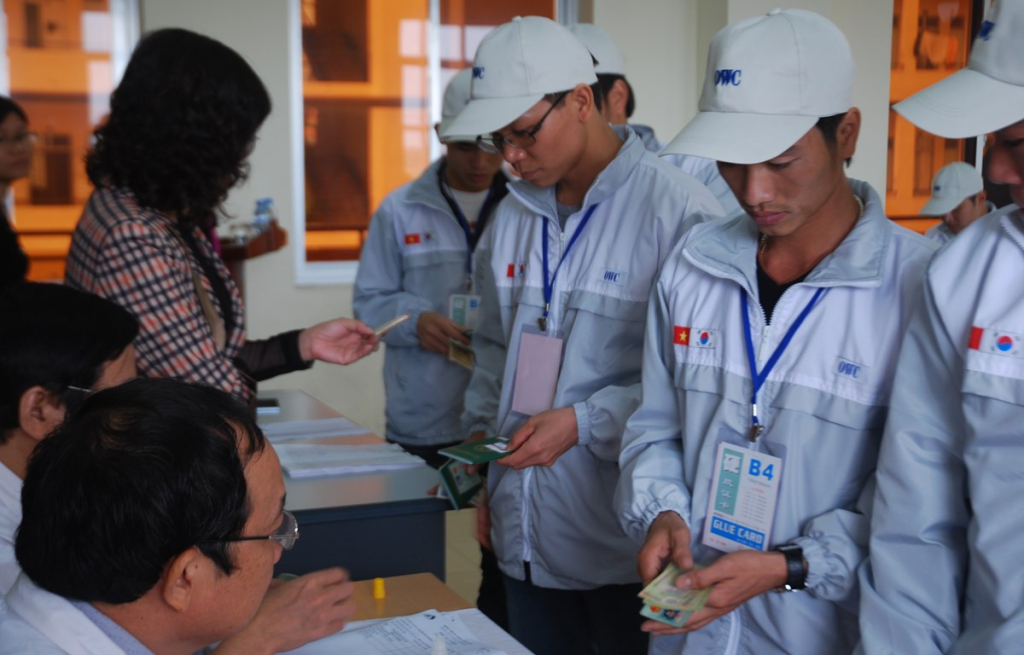 Lao động Việt tại Hàn Quốc hết hạn chưa thể về được ở lại làm thời vụ