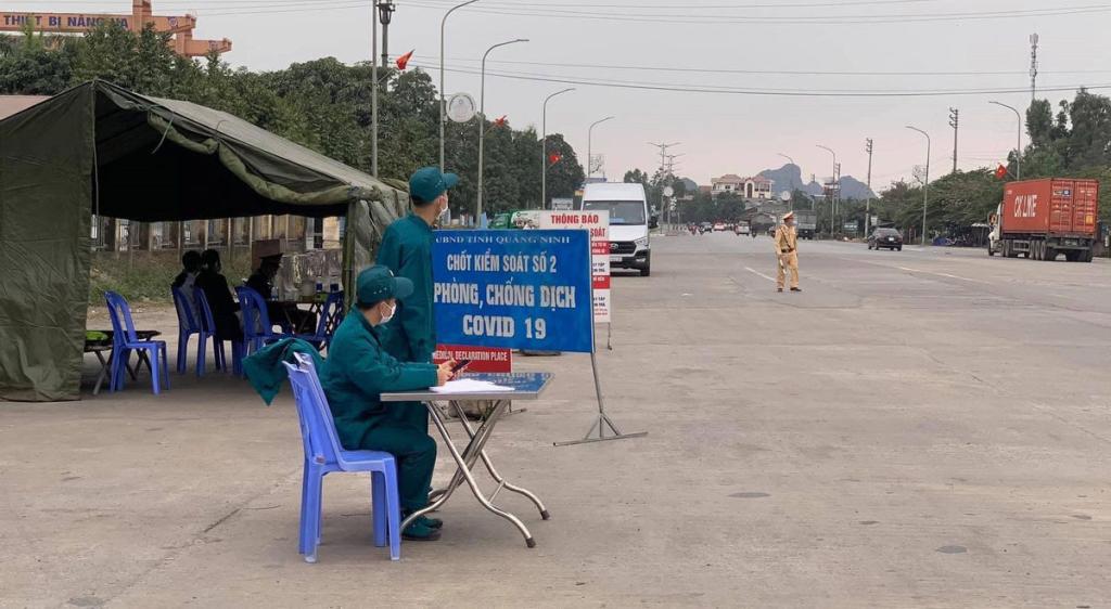 Quảng Ninh tạm dừng vận tải hành khách công cộng liên tỉnh từ 8/2