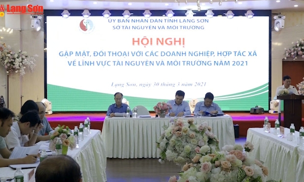 Đối thoại về lĩnh vực tài nguyên, môi trường với doanh nghiệp, hợp tác xã trên địa bàn