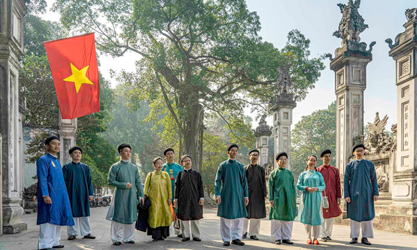 Áo dài nam trong dòng chảy văn hóa Việt