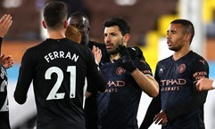 Hạ Fulham, Manchester City đã rất gần ngôi vương Premier League