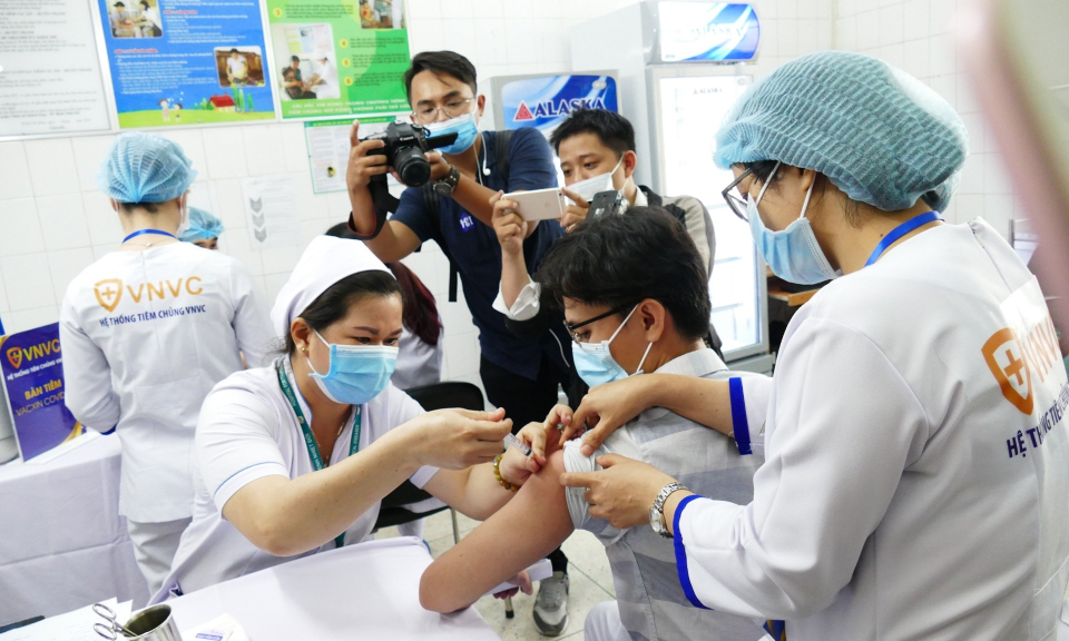 NÓNG: Bộ Y tế thông tin lịch trình cung ứng 60 triệu liều vaccine COVID-19