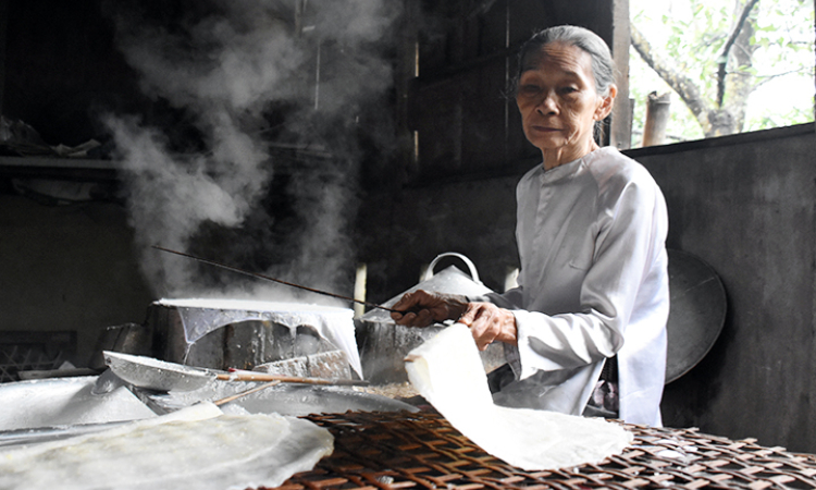 Ngọt giòn bánh tráng Túy Loan