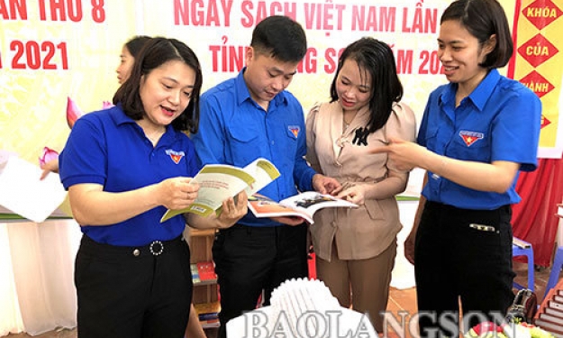 Hơn 200 học sinh tham gia Ngày sách Việt Nam