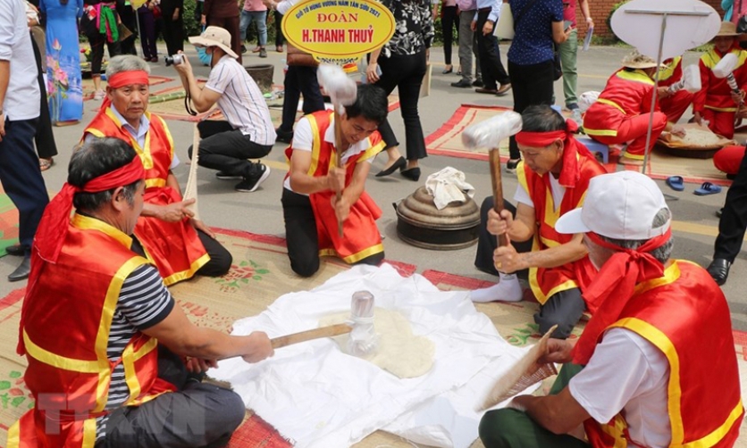 Hội thi bánh chưng, bánh giầy tại Khu di tích lịch sử Ðền Hùng