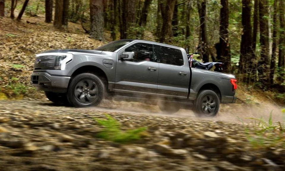 Hãng Ford trình làng mẫu xe điện bán tải F-150 Lightning