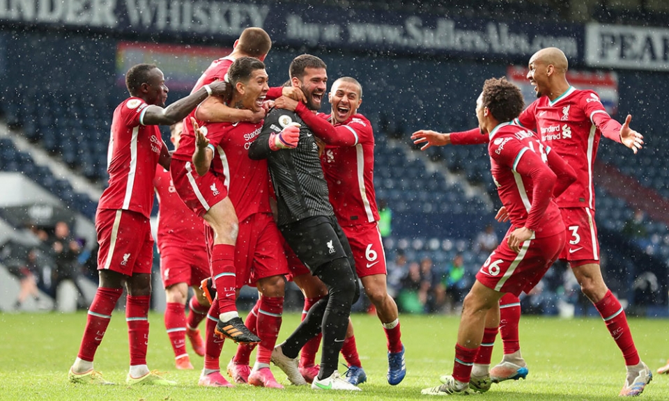 Liverpool thắng nghẹt thở West Brom 2-1