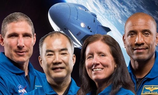 Tàu Crew Dragon của SpaceX đưa 4 phi hành gia trên ISS trở về Trái Đất