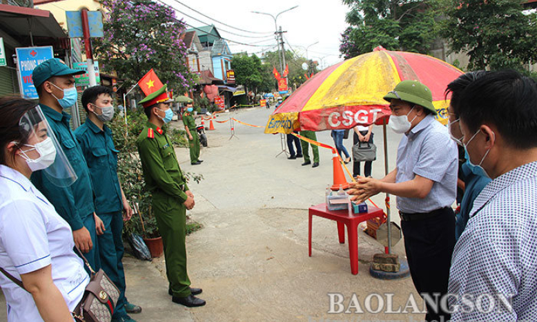 Chủ tịch UBND tỉnh kiểm tra công tác phòng chống dịch tại huyện Tràng Định