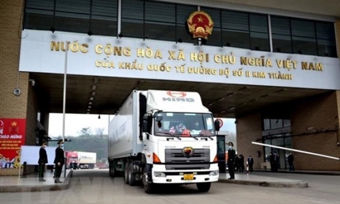 Tổng giá trị hàng hóa xuất nhập khẩu qua cửa khẩu Lào Cai tăng mạnh