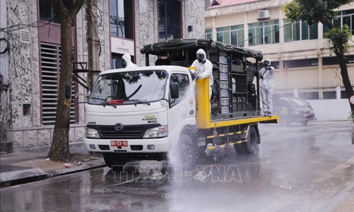 Tặng thưởng các tập thể, cá nhân có thành tích trong phòng, chống dịch Covid-19