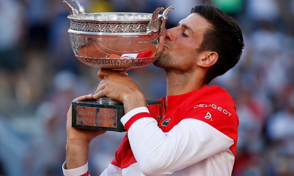 Djokovic lên ngôi Roland Garros sau màn ngược dòng ngoạn mục