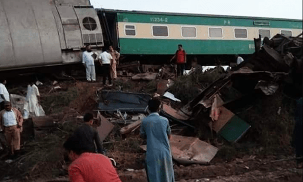 Pakistan: Hai đoàn tàu cao tốc đâm nhau, ít nhất 30 người thiệt mạng