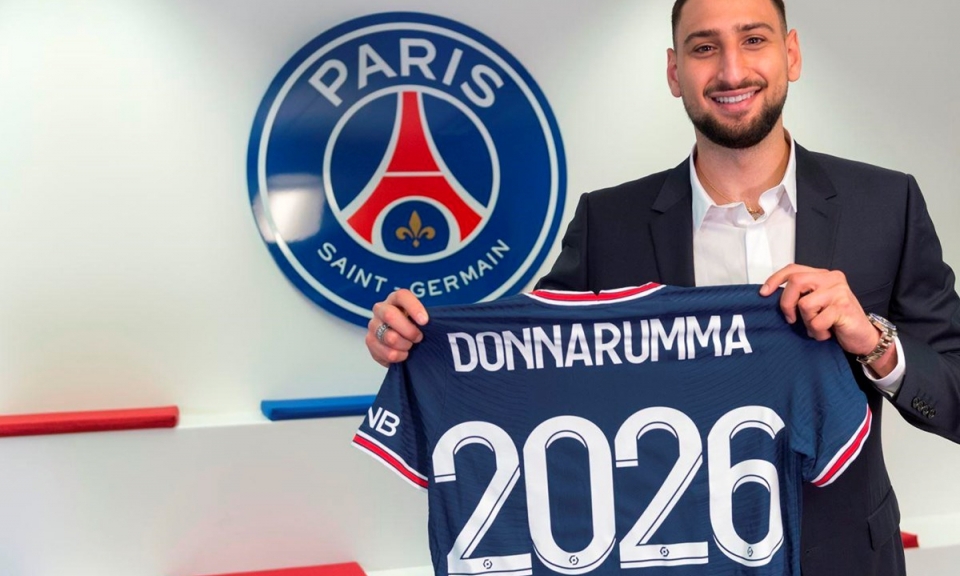 Nhà vô địch EURO Donnarumma chính thức gia nhập Paris Saint-Germain