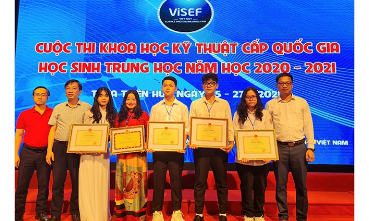 Đẩy mạnh hoạt động nghiên cứu khoa học, kỹ thuật trong học sinh trung học