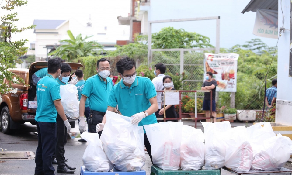 Bảo đảm nguồn cung hàng hóa trong bối cảnh dịch bệnh kéo dài: Kinh nghiệm và sự chuẩn bị